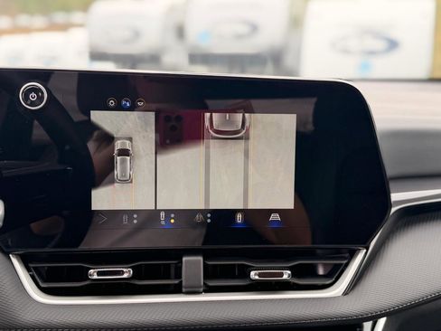 Used 2025 Chevrolet Equinox LT w/ Convenience Package II image 34