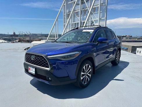 Certified 2023 Toyota Corolla Cross XLE w/ Convenience Package AWD/4WD image 11