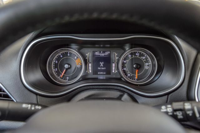 Used 2019 Jeep Cherokee Latitude Plus FWD image 17