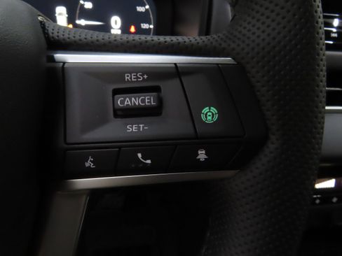 New 2025 Mitsubishi Outlander SE image 13