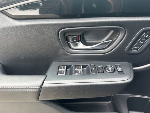Certified 2025 Honda Pilot EX-L image 13