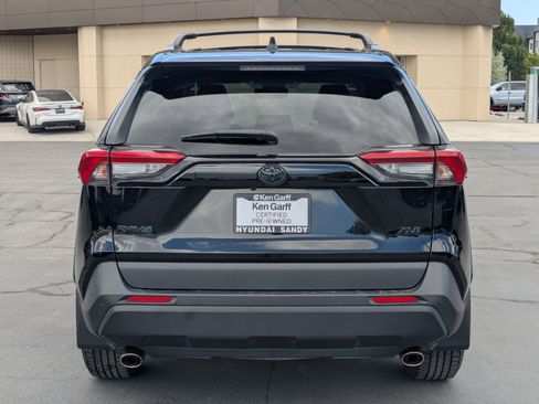Used 2020 Toyota RAV4 XLE Premium w/ All Weather Liner Package FWD image 5