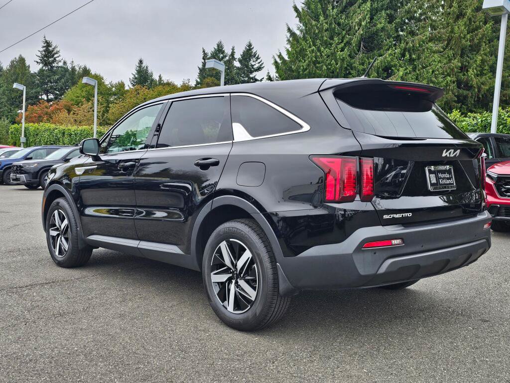 Used 2023 Kia Sorento LX AWD/4WD image 5