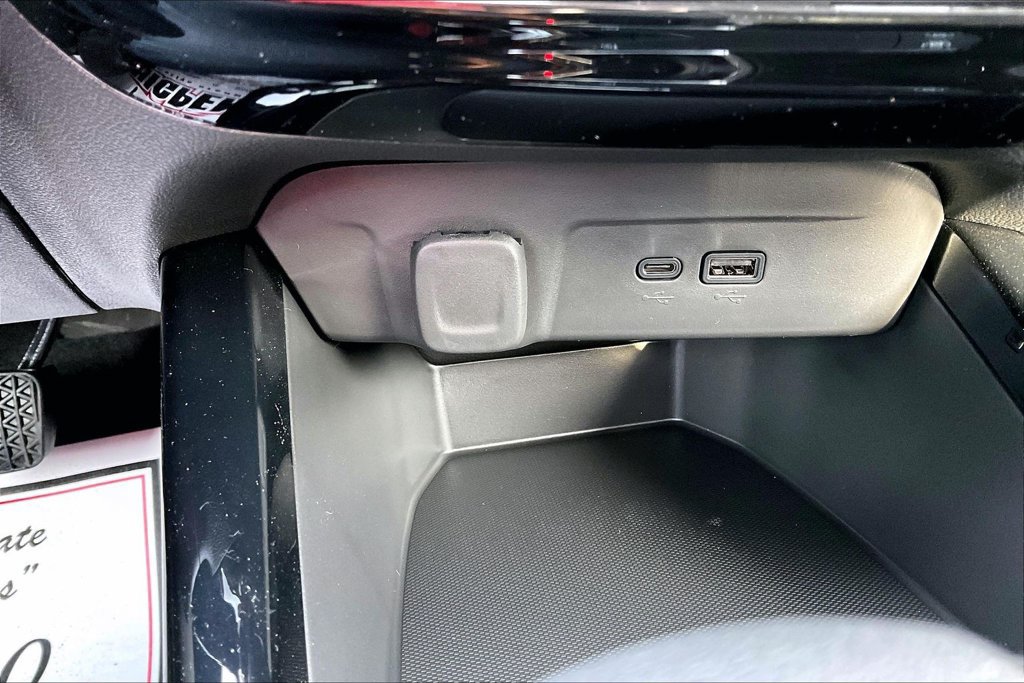 New 2026 Chevrolet Trax ACTIV w/ Sunroof Package FWD image 23