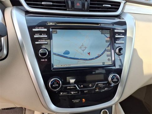 Used 2015 Nissan Murano SV w/ Premium Package image 12