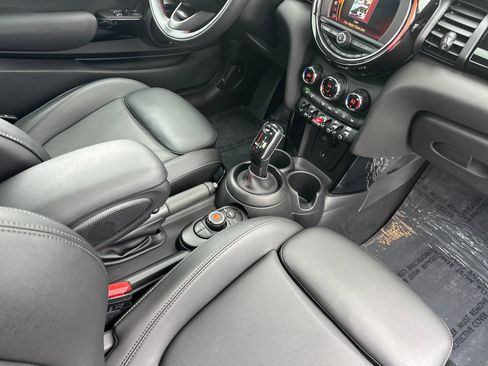 Used 2020 MINI Cooper S w/ Premium Package image 16