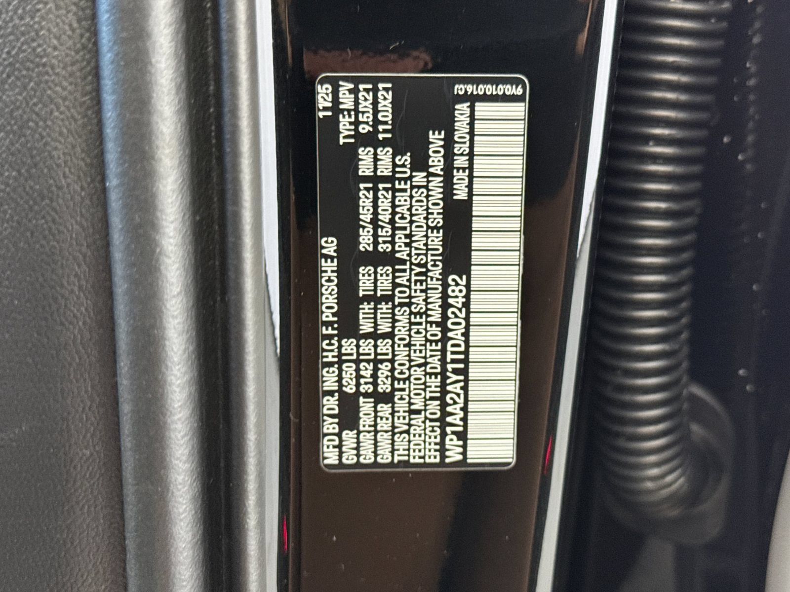 Certified 2026 Porsche Cayenne AWD/4WD image 36