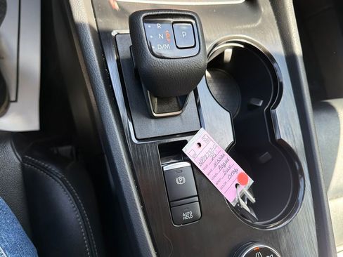 Used 2025 Nissan Rogue SL AWD/4WD image 25