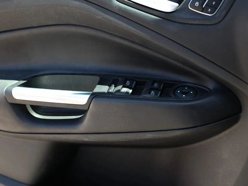 Used 2017 Ford Escape Titanium AWD/4WD image 32