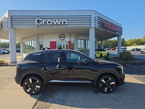 New 2026 Nissan Kicks SR w/ SR Premium Package image 2