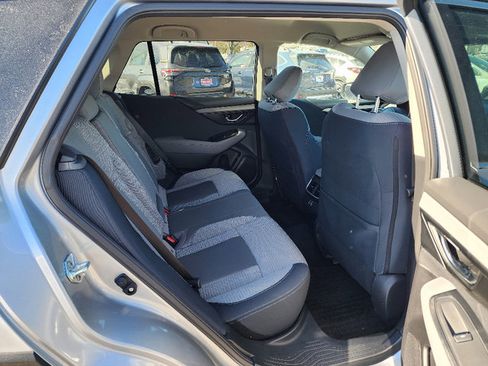 Used 2025 Subaru Outback Premium image 28