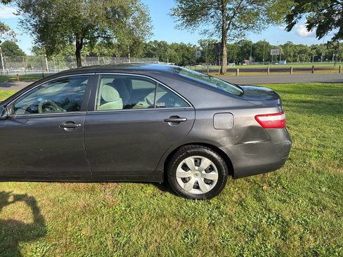 Used 2009 Toyota Camry LE FWD image 37