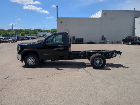 New 2026 GMC Sierra 3500 Pro w/ Convenience Package AWD/4WD image 7