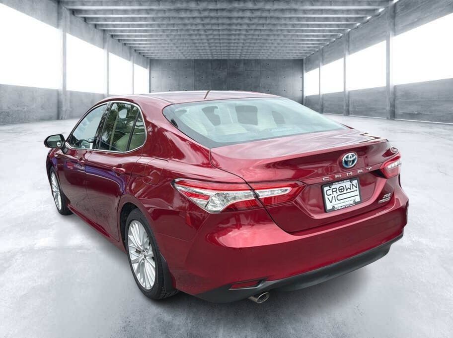 Used 2018 Toyota Camry XLE FWD image 4
