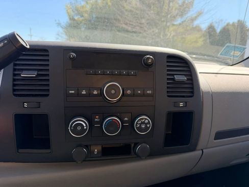Used 2012 Chevrolet Silverado 2500 W/T w/ Snow Plow Prep Package image 14