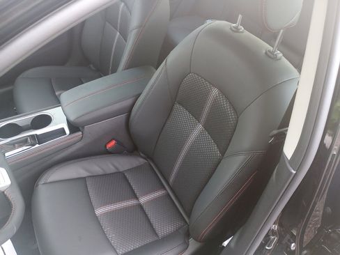 New 2025 Nissan Altima 2.5 SR image 9