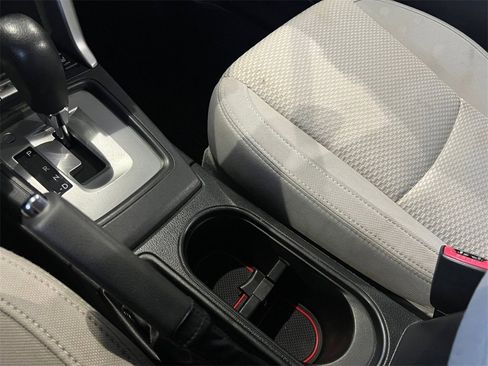 Used 2017 Subaru Forester 2.5i Premium image 34