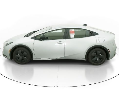 New 2026 Toyota Prius LE image 3