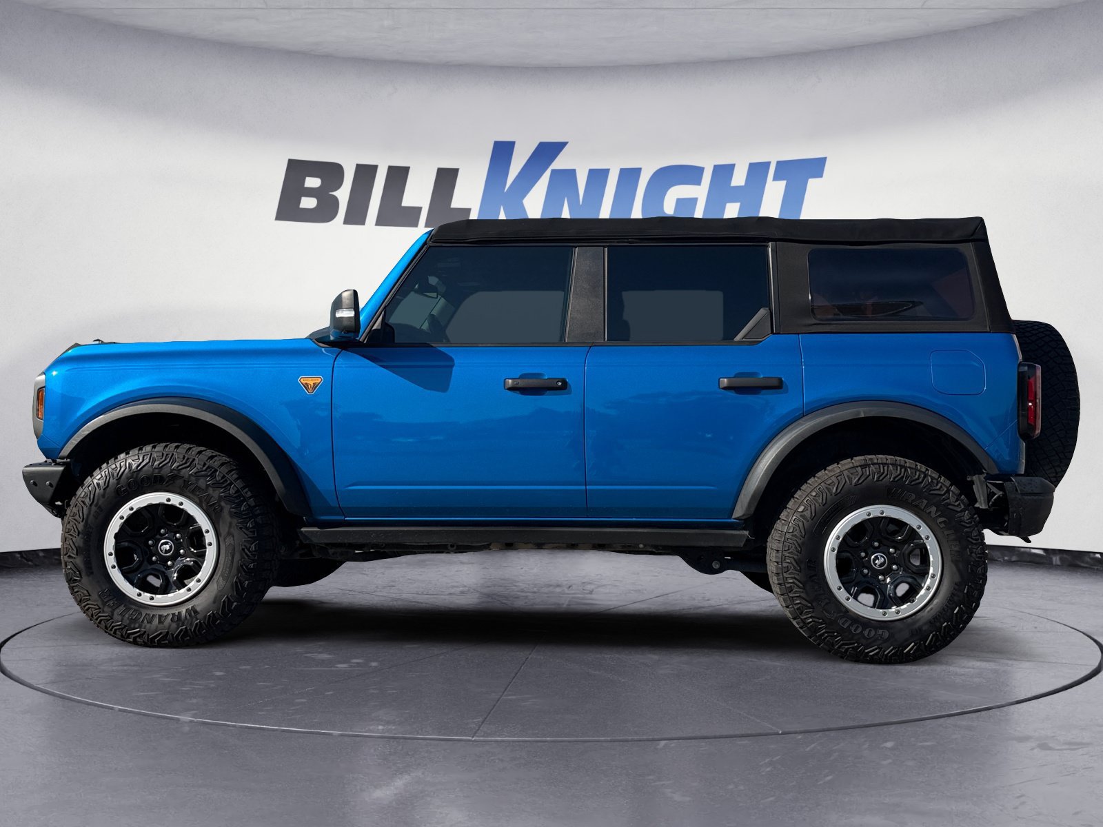 Used 2022 Ford Bronco Badlands w/ Sasquatch Package AWD/4WD image 2