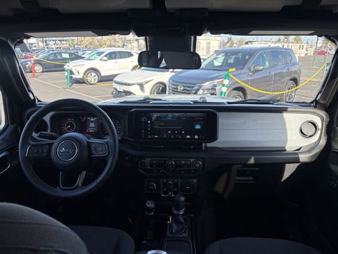 Used 2025 Jeep Wrangler Sport S image 32