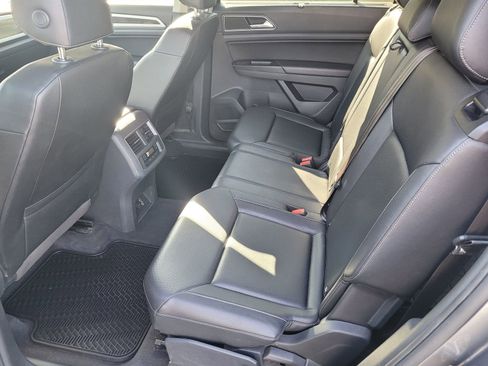 Used 2018 Volkswagen Atlas SE image 11