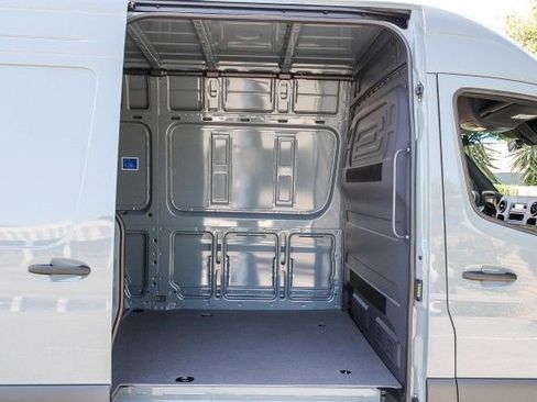 New 2025 Mercedes-Benz Sprinter 2500 image 25