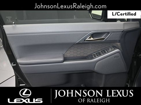 Used 2025 Lexus GX 550 w/ Cold Area Package AWD/4WD image 11