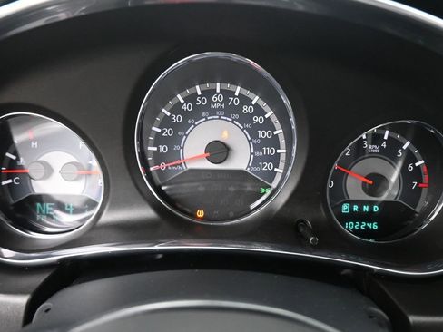 Used 2014 Chrysler 200 Touring image 34