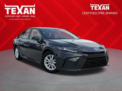Used 2025 Toyota Camry LE image 1