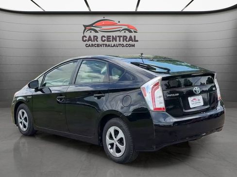 Used 2012 Toyota Prius Two FWD image 3