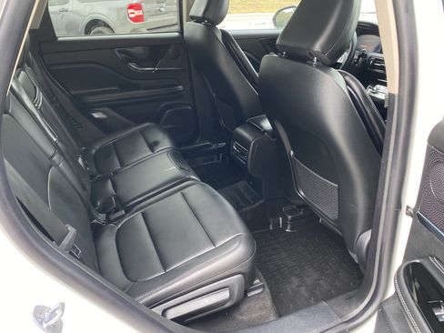 Used 2025 Lincoln Corsair AWD image 7