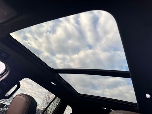 New 2026 GMC Acadia Denali Ultimate w/ LPO, Floor Liner Package image 18