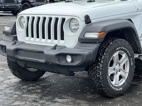 Used 2018 Jeep Wrangler Unlimited Sport S image 8