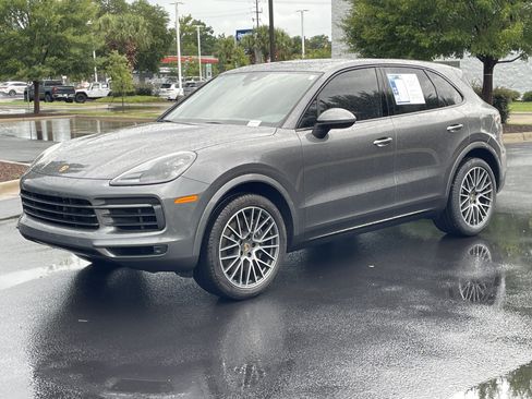 Used 2023 Porsche Cayenne AWD/4WD image 4