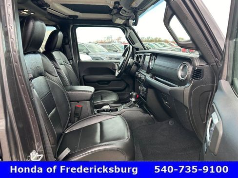 Used 2020 Jeep Wrangler Unlimited Sahara image 35