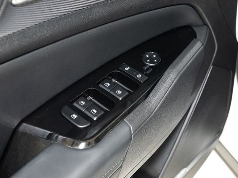 Certified 2025 Kia Sportage SX FWD image 11