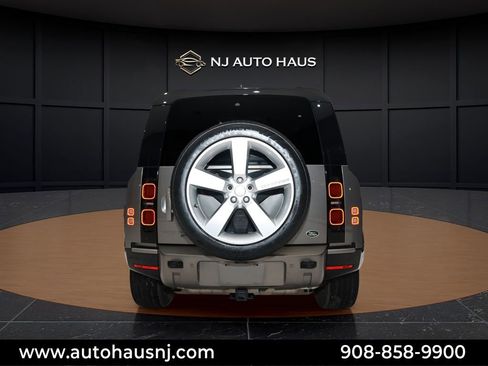 Used 2023 Land Rover Defender 110 X-Dynamic SE image 7