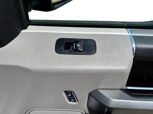 Used 2018 Ford F150 XLT AWD/4WD image 31