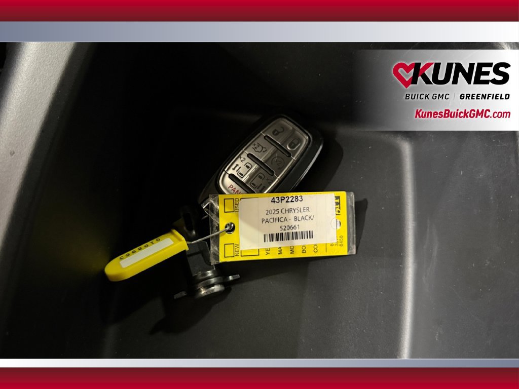 Used 2025 Chrysler Pacifica Select FWD image 39