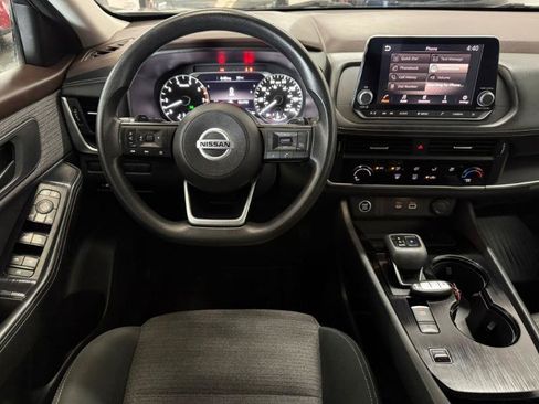 Used 2021 Nissan Rogue S FWD image 12