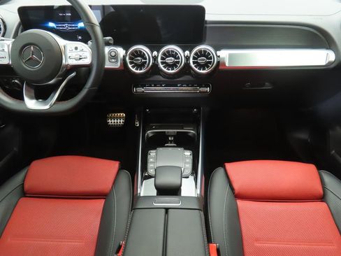 Certified 2022 Mercedes-Benz GLB 250 image 13