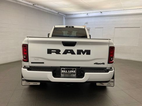 New 2026 RAM 3500 Big Horn AWD/4WD image 4