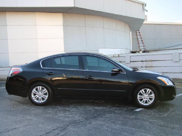 Used 2011 Nissan Altima 2.5 SL w/ 2.5SL Pkg FWD image 11