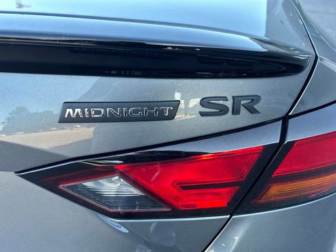Used 2022 Nissan Altima 2.5 SR w/ Midnight Edition Package FWD image 10