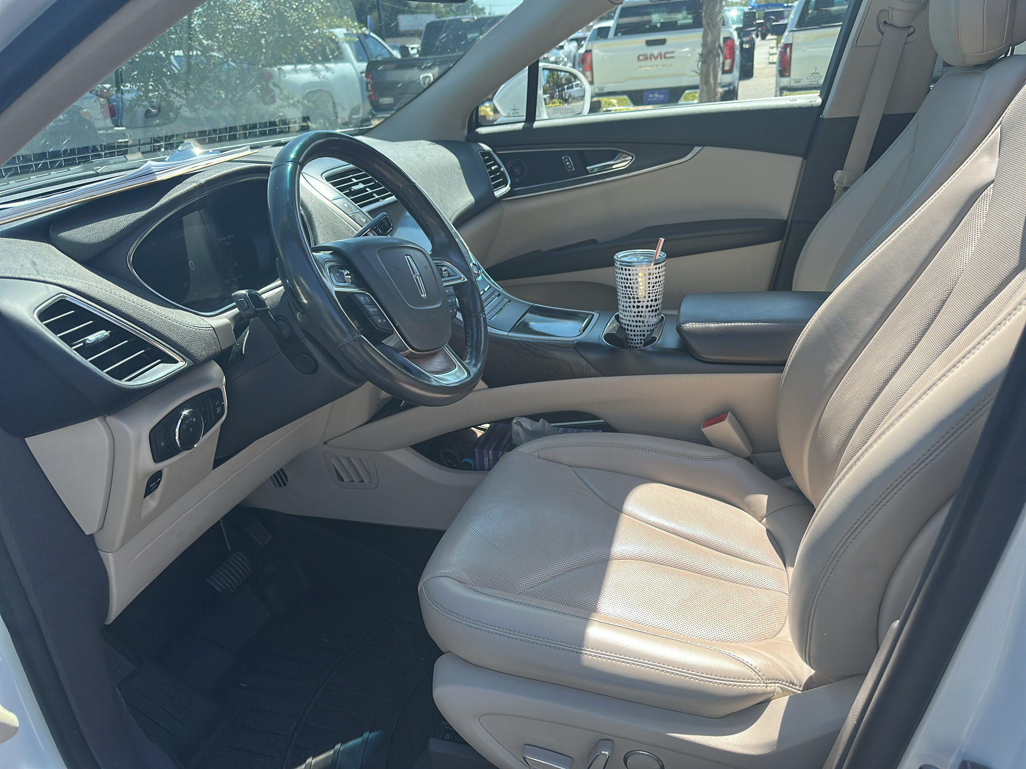 Used 2020 Lincoln Nautilus Reserve AWD/4WD image 3