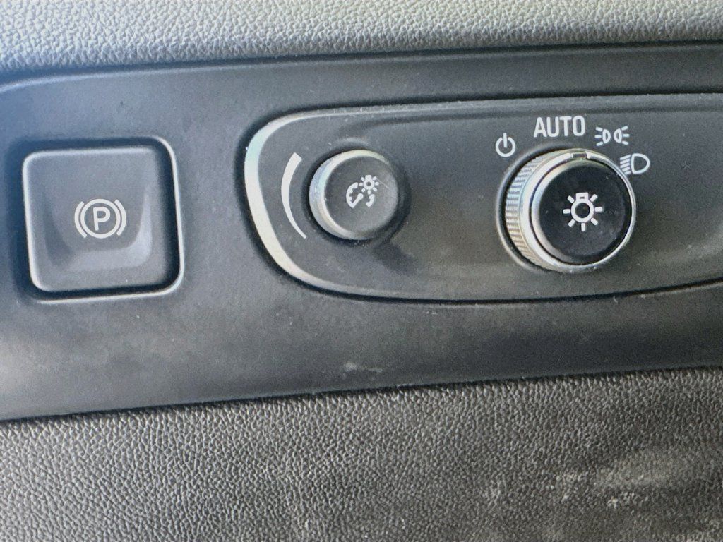 Used 2018 Buick Enclave Essence FWD image 12
