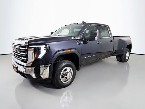 Used 2024 GMC Sierra 3500 SLE image 3