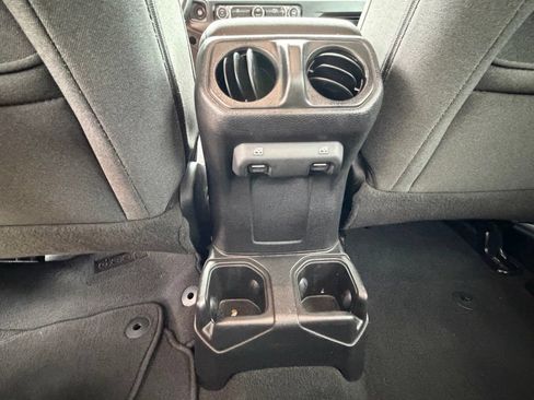 Used 2024 Jeep Gladiator Sport AWD/4WD image 33