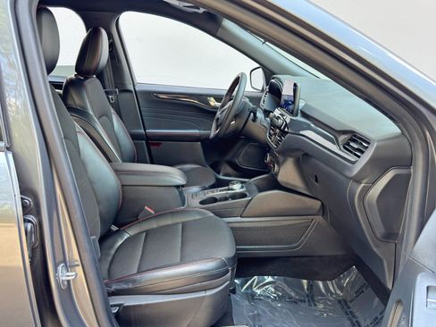Used 2023 Ford Escape ST-Line Select AWD/4WD image 14
