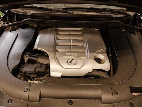 Used 2015 Lexus LX 570 4WD w/ Luxury Package image 45